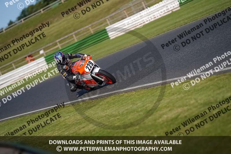 enduro digital images;event digital images;eventdigitalimages;mallory park;mallory park photographs;mallory park trackday;mallory park trackday photographs;no limits trackdays;peter wileman photography;racing digital images;trackday digital images;trackday photos